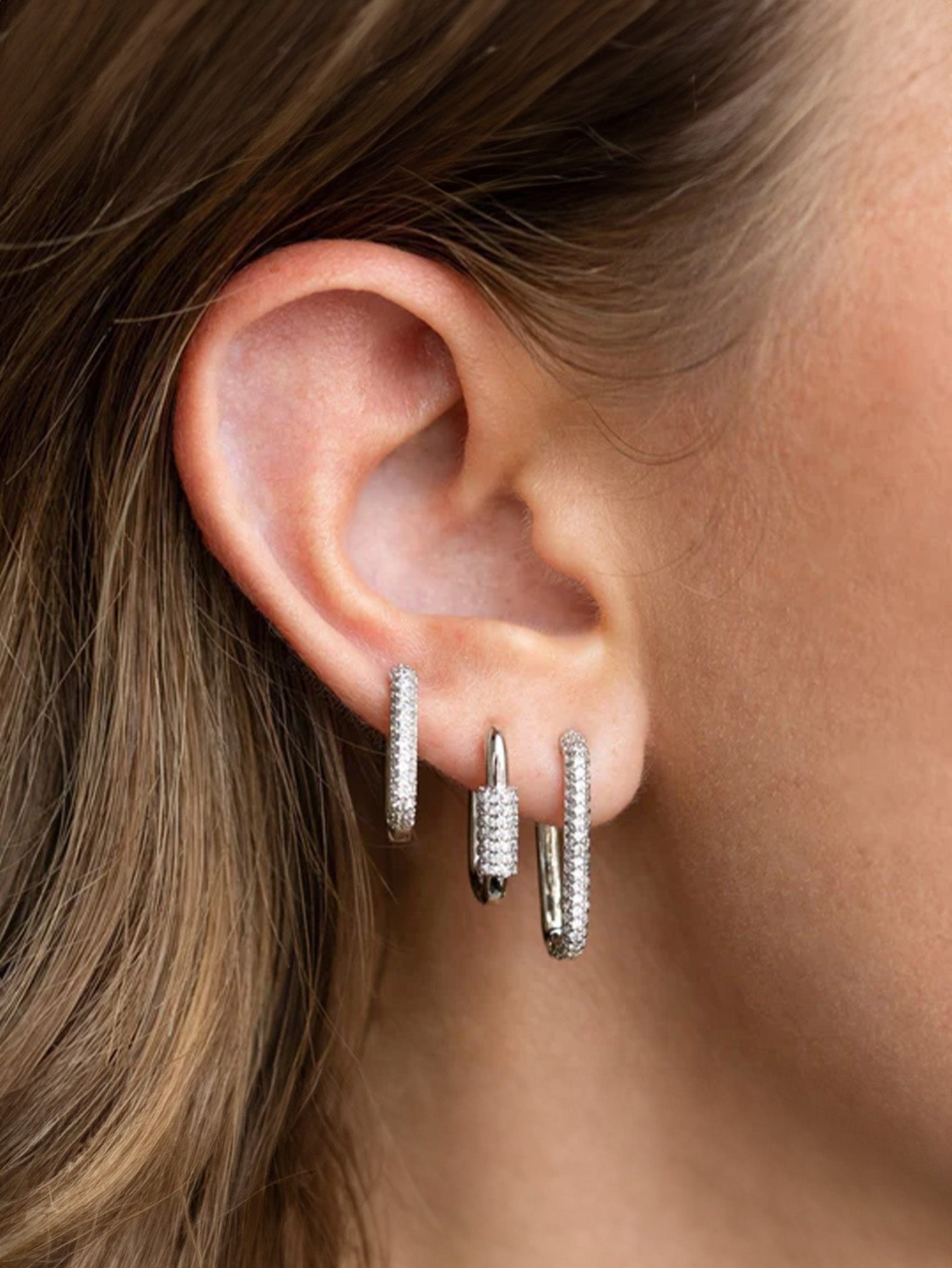 Lara – Orecchini d'oro dal taglio morbido