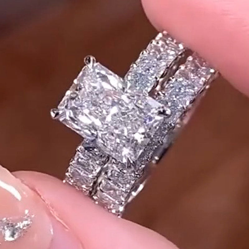 Kateřina – Anello con diamante con taglio a baguette.