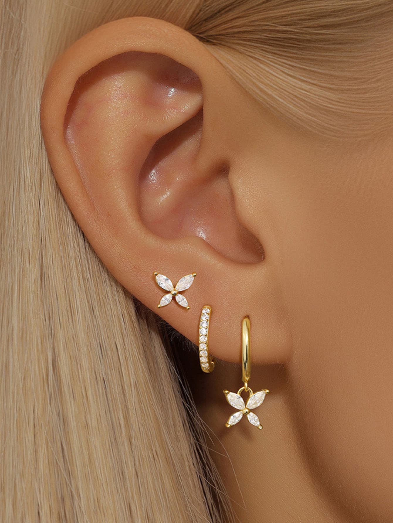 Patricia – Orecchini d'oro con struttura delicata.