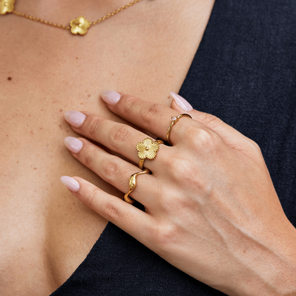 Anello d'oro con trifoglio